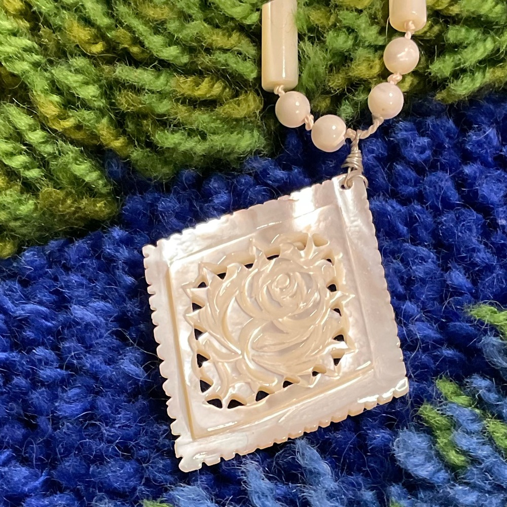 Gorgeous Vintage Carved Mother of Pearl Necklace Rose Pendant